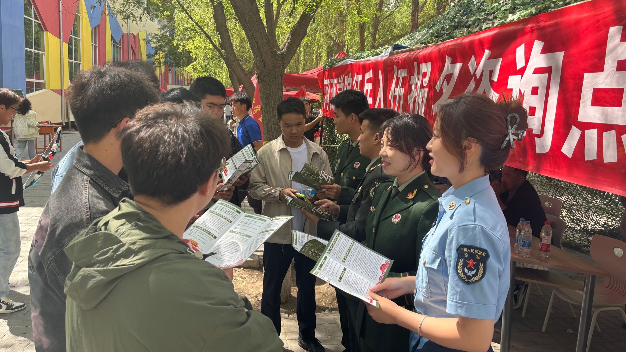 我校“全流程伴随式”征兵服务助力大学生参军入伍-河西学院