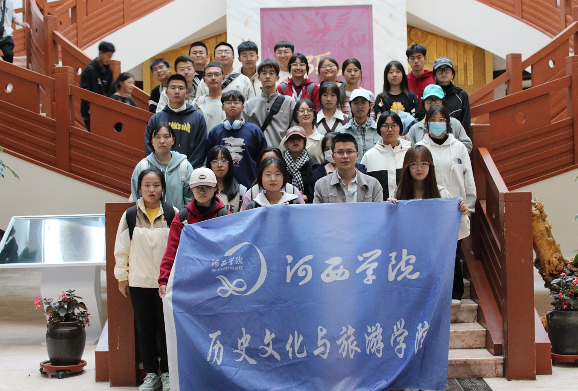 我校首届文物与博物馆学专业学生顺利完成专业认知考察-河西学院